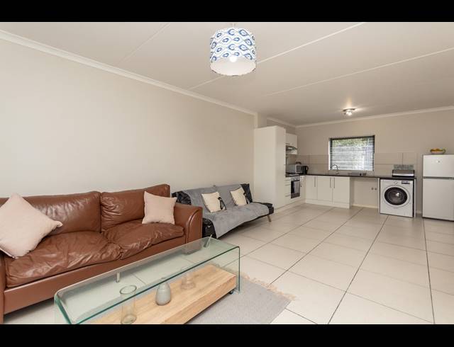 2 BEDROOM APARTMENT FOR SALE IN BURGUNDY ESTATE